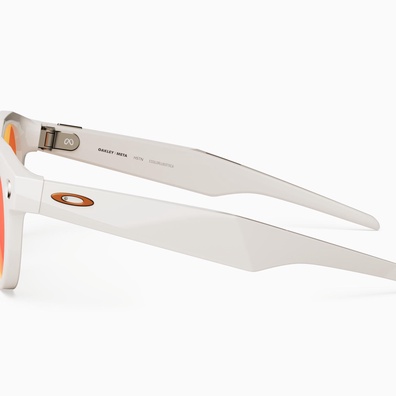 Kacamata Pintar Oakley dari Meta Memicu Kekhawatiran Privasi dan Perdebatan tentang Masa Depan Teknologi Wearable
