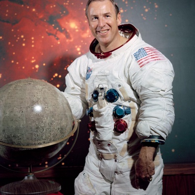 Phi hành gia Apollo Jim Lovell qua đời ở tuổi 97, khơi dậy cuộc thảo luận cộng đồng về di sản sứ mệnh Mặt Trăng