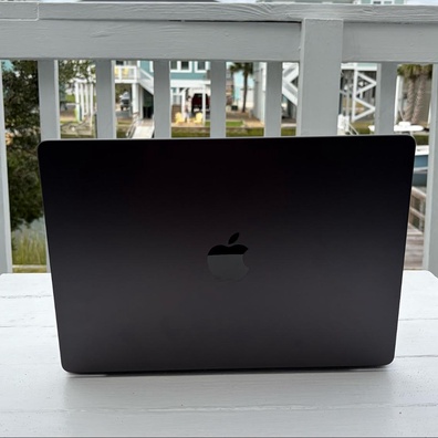 MacBook Pro M5 của Apple mang đến bước nhảy vọt hiệu năng ấn tượng, nhưng các nâng cấp đi kèm mức giá cao