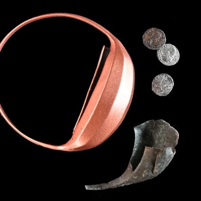 Dompet Pergelangan Askar Roman Mencetuskan Perdebatan Mengenai Kaedah Pembinaan Semula Arkeologi