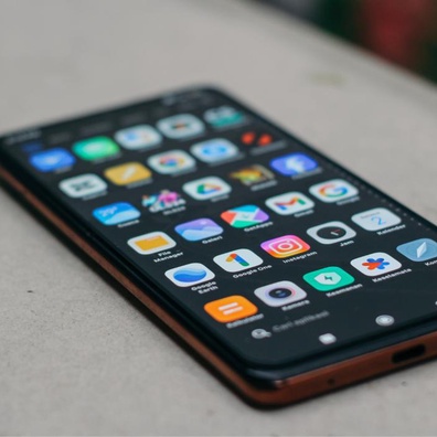 Pengguna Android 12 Menghadapi Kegagalan Aplikasi dan Risiko Keamanan karena Google Mengakhiri Dukungan