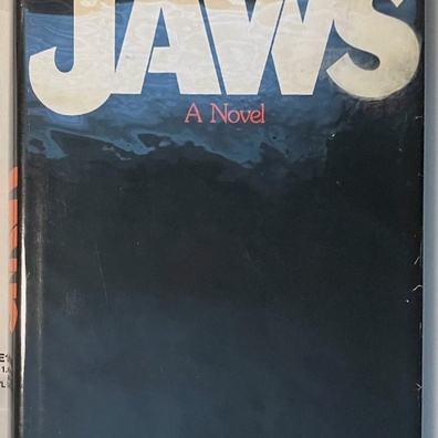 Karya Seni Poster Filem Ikonik Jaws Memasuki Domain Awam Akibat Kelemahan Undang-undang Hak Cipta Era 1970an