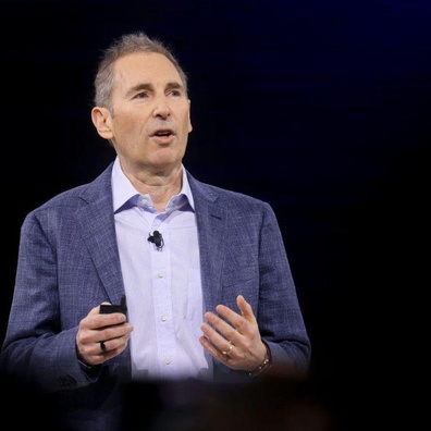 CEO Amazon Andy Jassy dự đoán AI sẽ thay thế lao động đồng thời tạo ra cơ hội mới