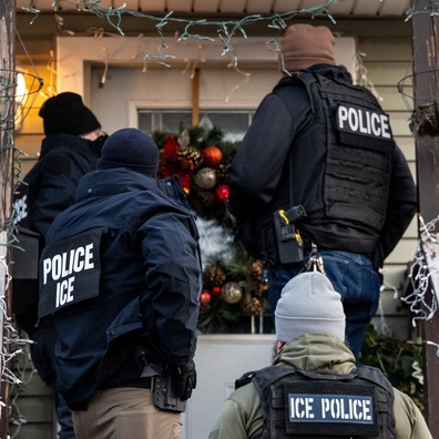 Rancangan Pemburu Hadiah ICE Cetuskan Kebimbangan Pengawasan Besar-Besaran dan Hak Kebebasan Awam Terhakis