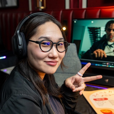 Razer เปิดตัว Project Motoko: หูฟังขับเคลื่อน AI พร้อมกล้องในตัวที่งาน CES 2026