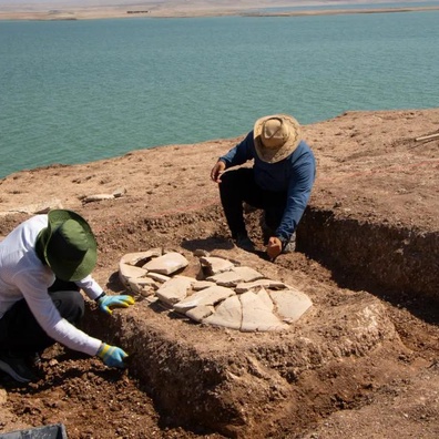 Garis Masa Purba Mencetuskan Perbincangan Apabila Makam Berusia 2,300 Tahun Muncul dari Takungan Air Iraq yang Dilanda Kemarau