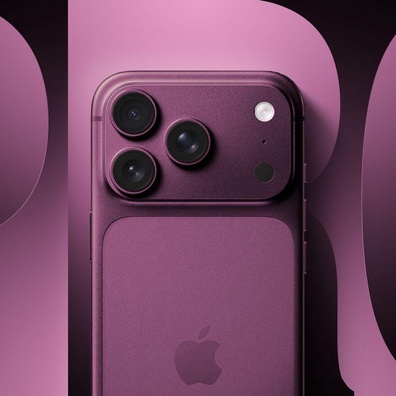 iPhone Ultra 規格外洩揭露前置鏡頭偏離中心，Apple 漲價 100 美元的傳聞在 9 月 8 日發表會前甚囂塵上