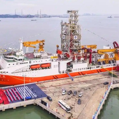 Kapal Gerudi Baharu China Seberat 42,600 Tan Cetus Debat Teknikal dalam Kalangan Pakar