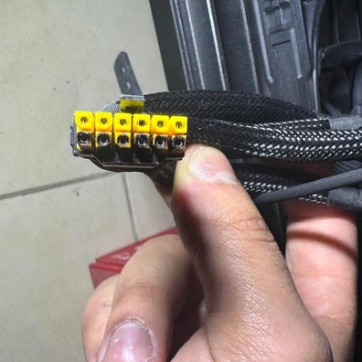 ปัญหาขั้วต่อไฟ RTX 5090 หลอมเหลวยังคงดำเนินต่อไป เมื่อสาย 16-Pin อีกเส้นไหม้เสียหาย