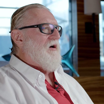 Gabe Newell Ungkap Bagaimana Ledakan Amarah Steve Ballmer di Microsoft Berujung pada Pendirian Valve dan Terciptanya Steam