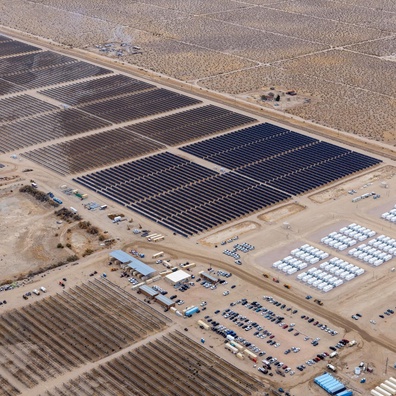 Ledakan Bateri California: Bagaimana Penyimpanan Tenaga Menakluk Keluk Itik dan Menamatkan Pematian Elektrik Bergilir secara Senyap