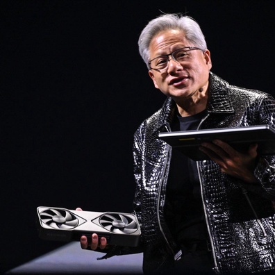 Nvidia 執行長 Jensen Huang 警告 AI 將改變所有工作,公司市值達 4 兆美元