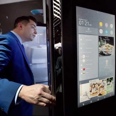 ตู้เย็นอัจฉริยะราคา 1,800 ดอลลาร์ของ Samsung จะแสดงโฆษณาเมื่อไม่ได้ใช้งาน