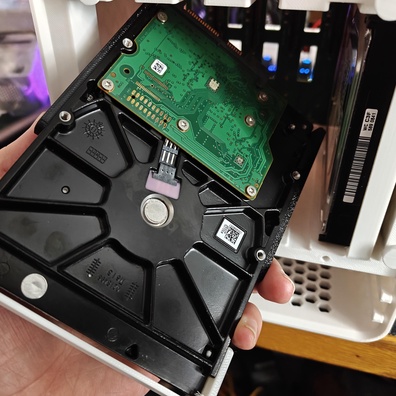 Dự án DIY NAS in 3D gây tranh luận về chi phí so với giải pháp thương mại