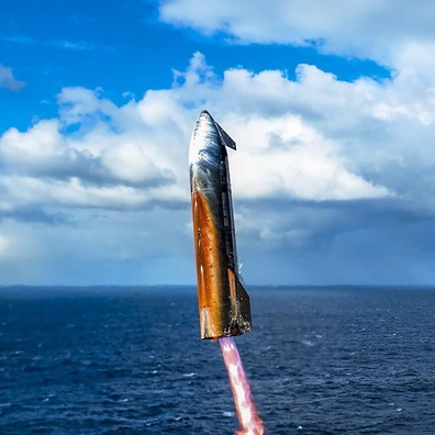 SpaceX Lên Kế Hoạch Bay Quỹ Đạo Starship Vào 2026 Trong Khi Các Nhà Khoa Học Đề Xuất Ống Dung Nham Sao Hỏa Làm Nơi Trú Ẩn Cho Phi Hành Gia Tương Lai