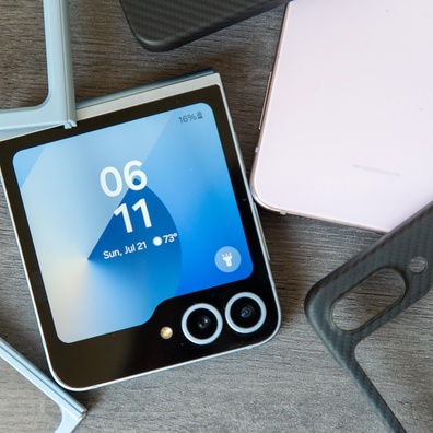 Samsung Galaxy Z Flip 7 FE ได้รับการยืนยันผ่านการรั่วไหลจากผู้ผลิตเคสและภาพเรนเดอร์อุปกรณ์เสริมอย่างเป็นทางการ