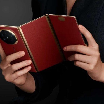โทรศัพท์พับสามตอน Huawei Mate XT 2 ได้รับการรับรองพร้อมรองรับดาวเทียมและชิป Kirin 9020