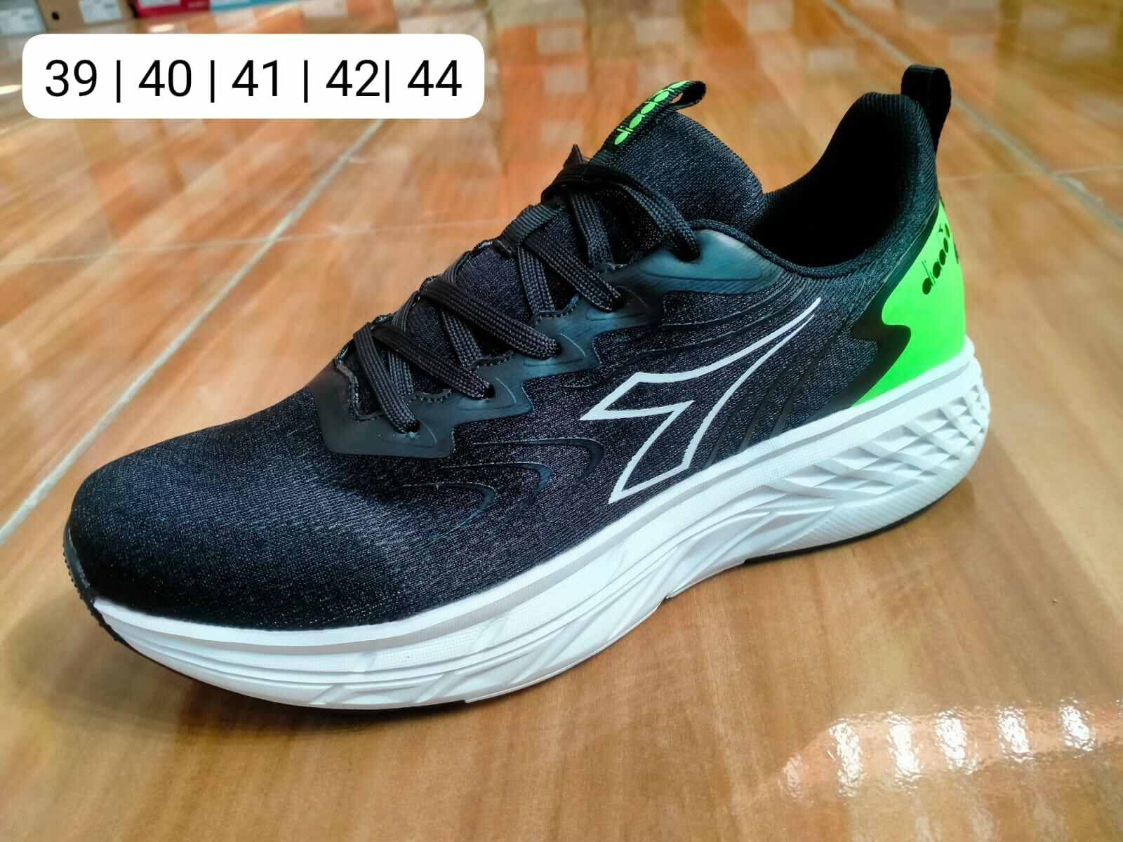 sepatu diadora running original