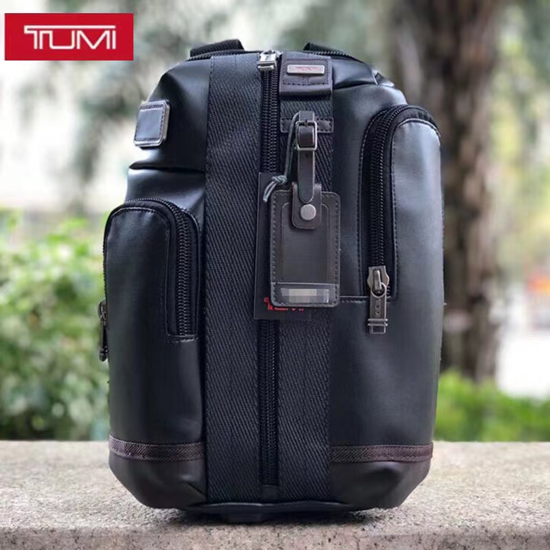 Tumi hotsell saratoga original