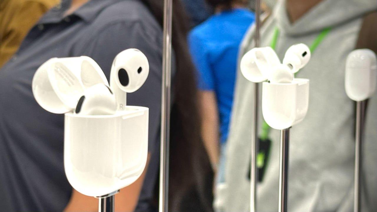 Apple の AirPods 4 発売：新機能搭載、充電ケーブルなし