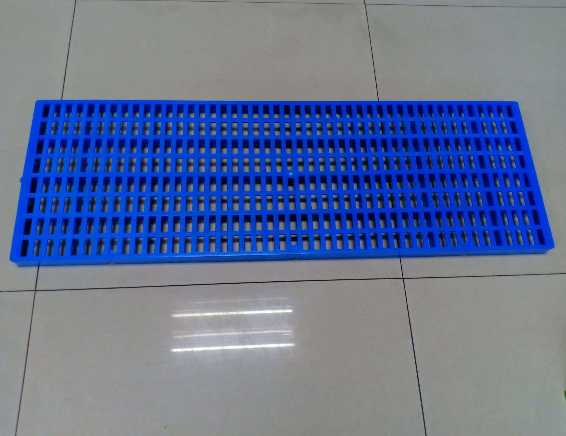 Plastic matting for hot sale dog cage sizes