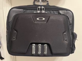 OAKLEY 多機能ブリーフケース sink 替ら collection バッグ