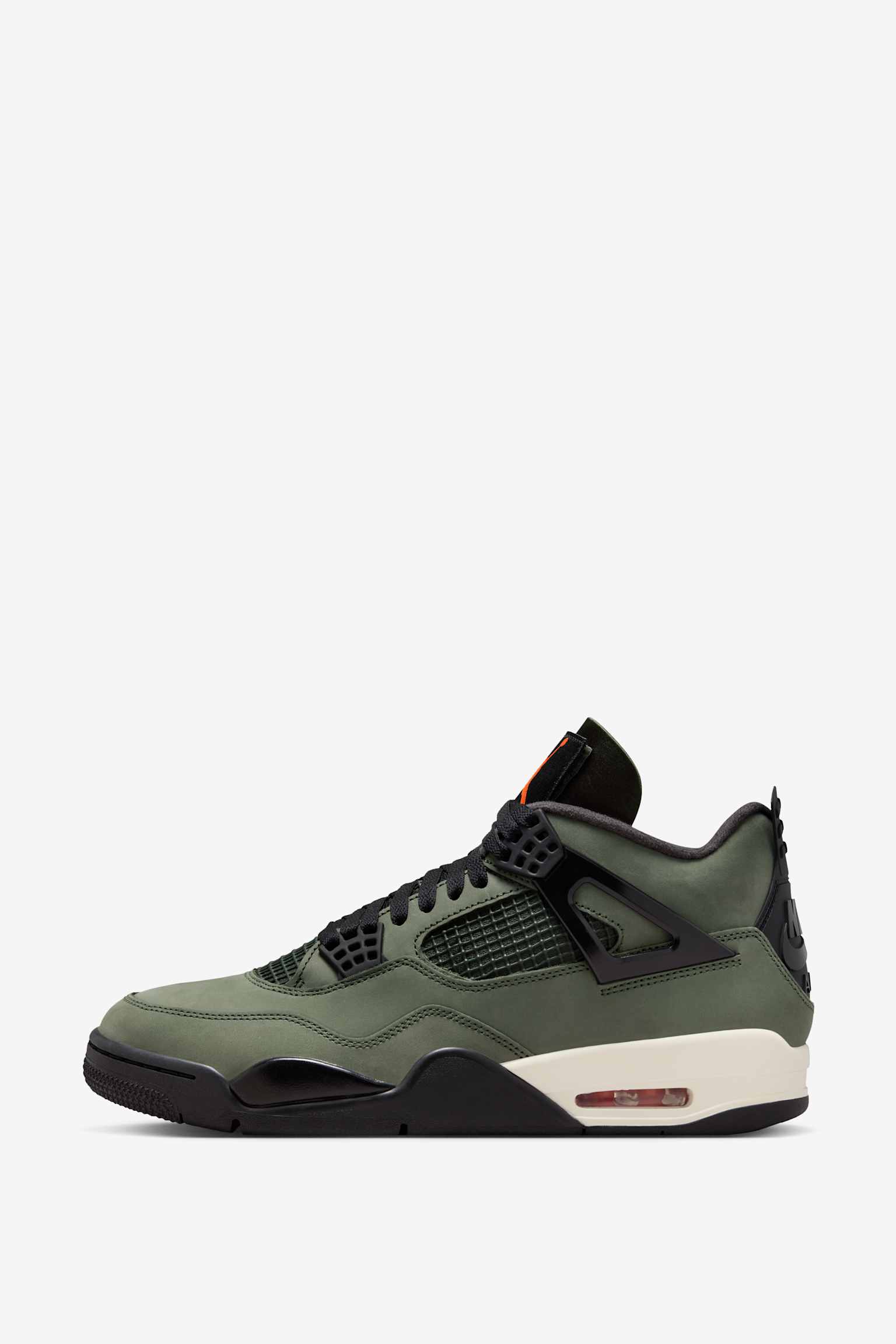 UNDEFEATED AIR JORDAN 4 RETRO OG SP 靴 Undefeated Air Jordan 4