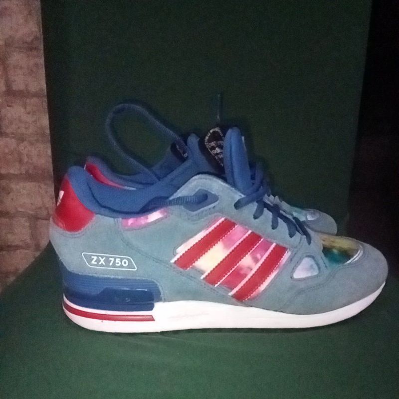 Kasut adidas 2025 zx 750