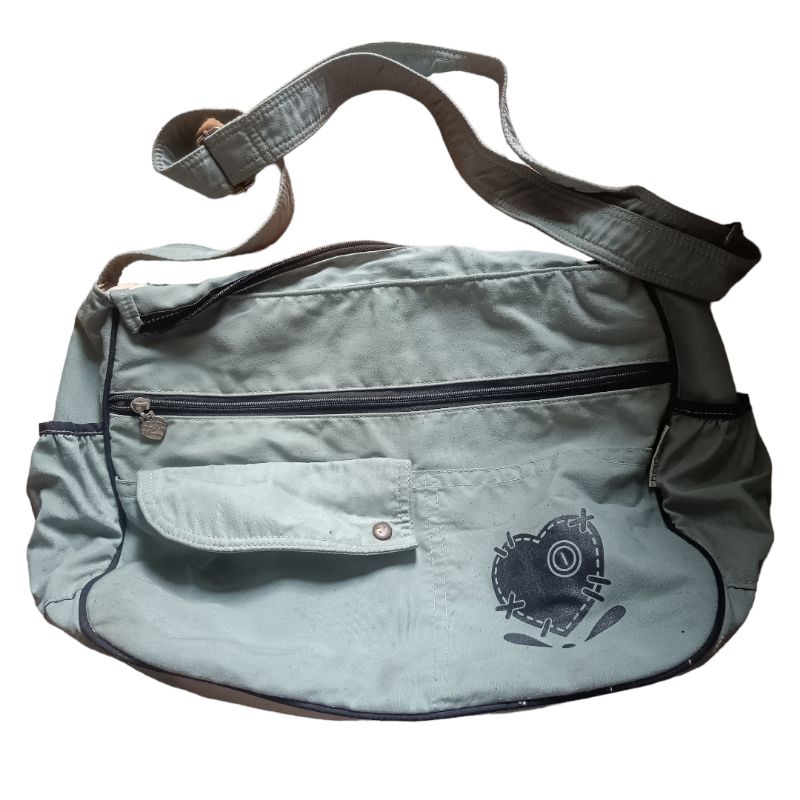 Heartstring hotsell sling bag